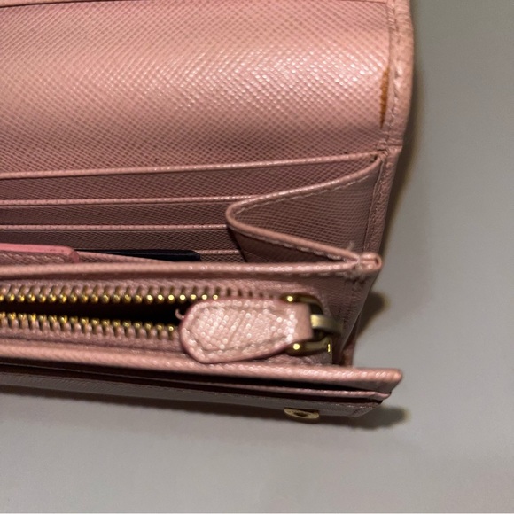 Orchid Pink PRADA Large Wallet & Detachable card holder on chain - Picture 13 of 16